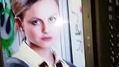 Tina O'brien - uniforme escolar e homenagem