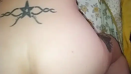 Konnte es kaum erwarten, auf seinem schwanz zu hüpfen!