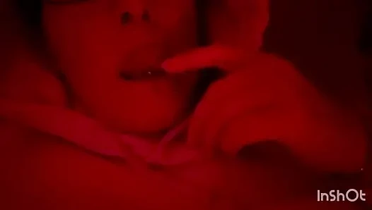 Kleine Stiefschwester Bereitet Ihre Pussy Vor..