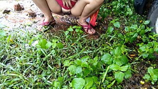 Orrisa bhabhi mijando na floresta em vídeo público