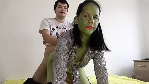 Sex and oral creampie with green female alien Anna