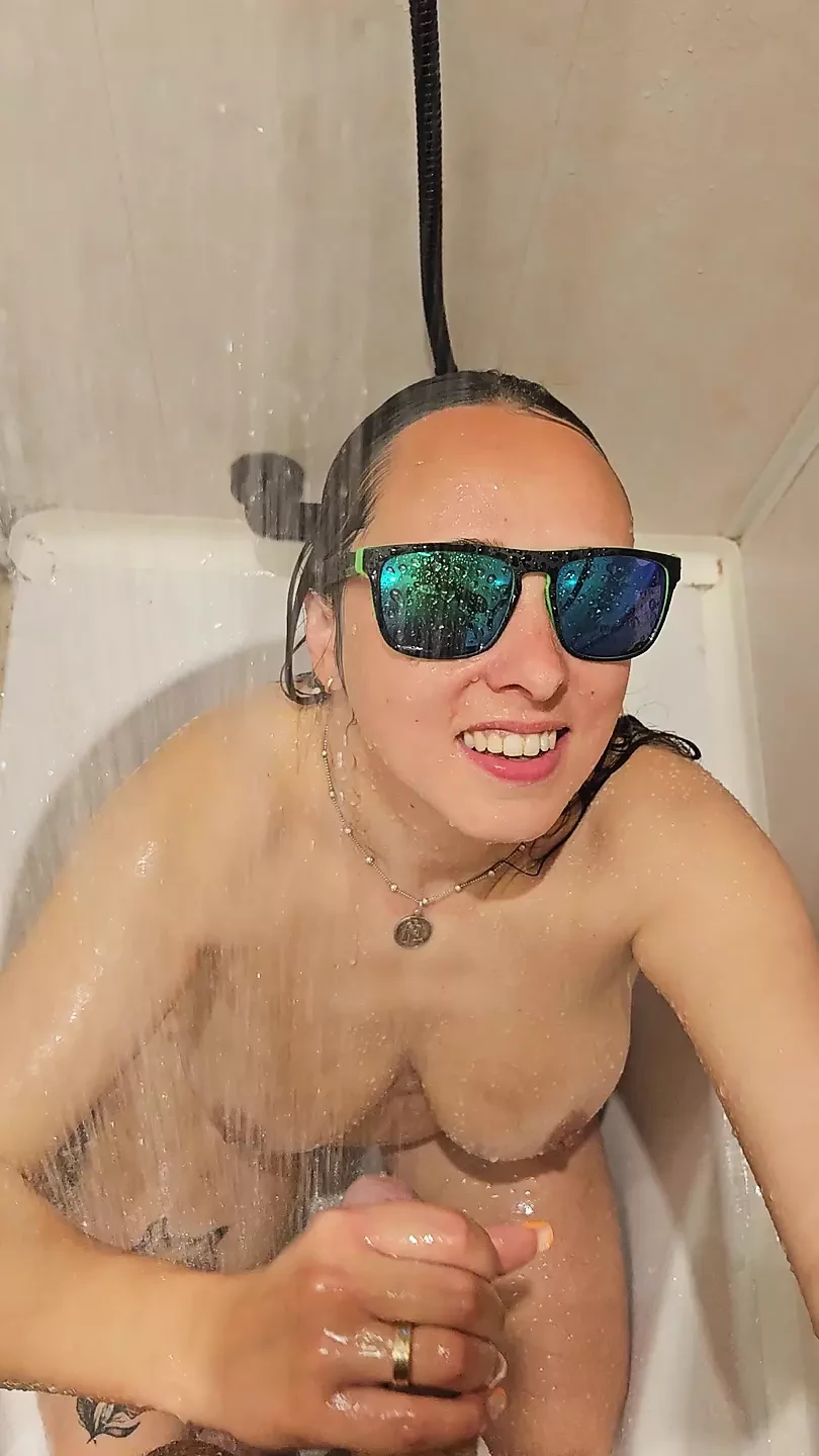 Wild sexy wife dripping bath blowjob and handjob with blazing nails.pov.real homemade