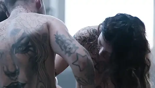 Kecanduan tinta - Erika Lust