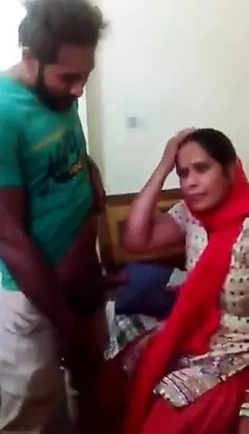 MAST AUNTY