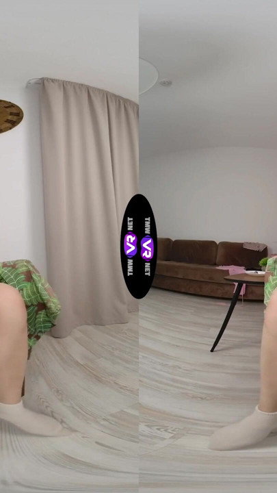 饥渴女仆Kwini Kim一边打扫卫生一边挑逗她湿润的阴户 - Teenmegaworld | 短片 1