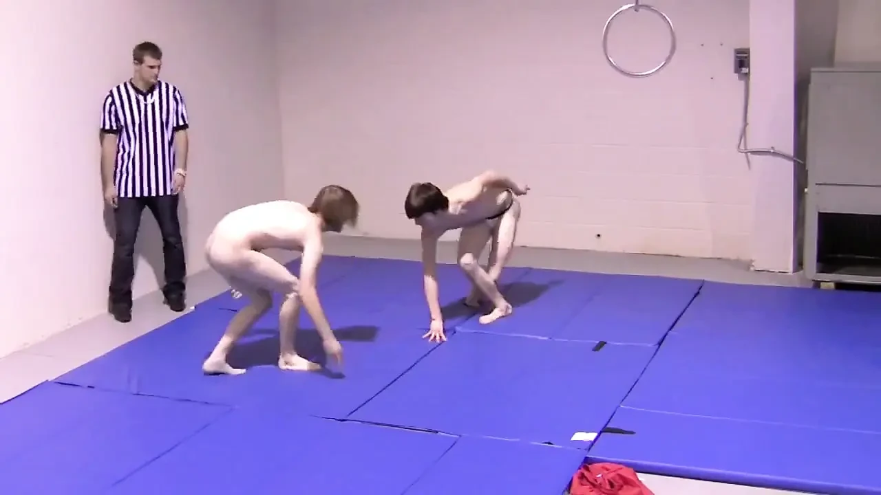 Strip Wrestling – Chapter 2