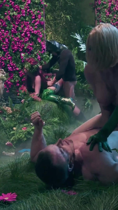 Poison Ivy parody: Sexy girls in costumes have an orgy