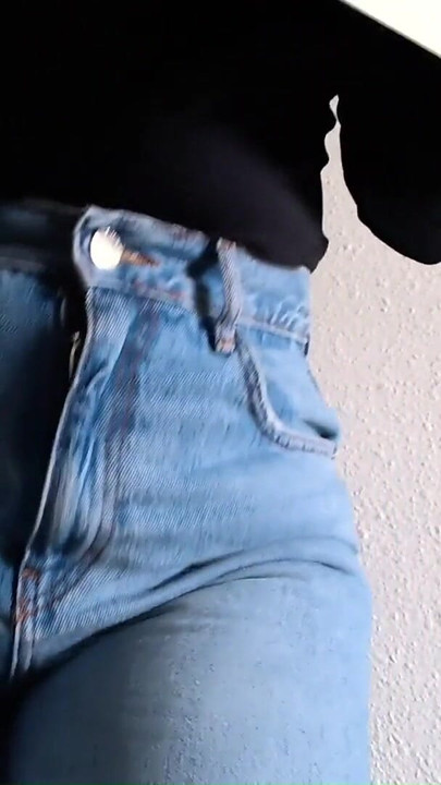 Must-share moment from "ripped jeans"