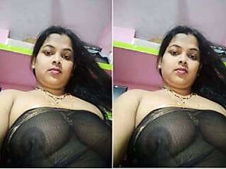 Today Exclusive- Sexy Odia Bhabhi Blowjob and...