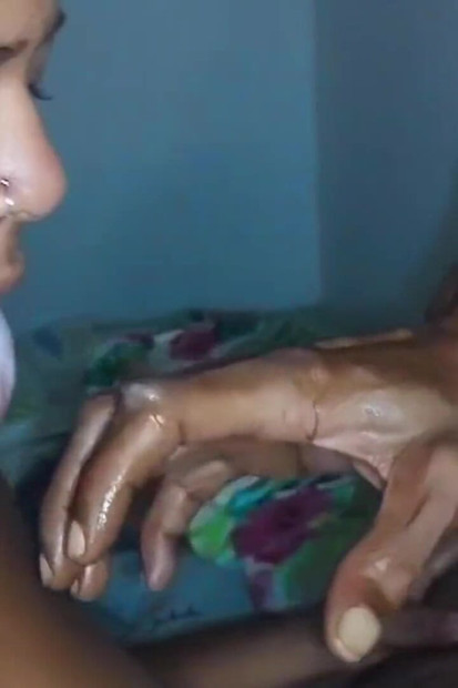 Musim Bertiga - Lil Latina - Mandi karpet muncher