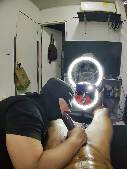 Mặt nạ đen champ cổ họng 2