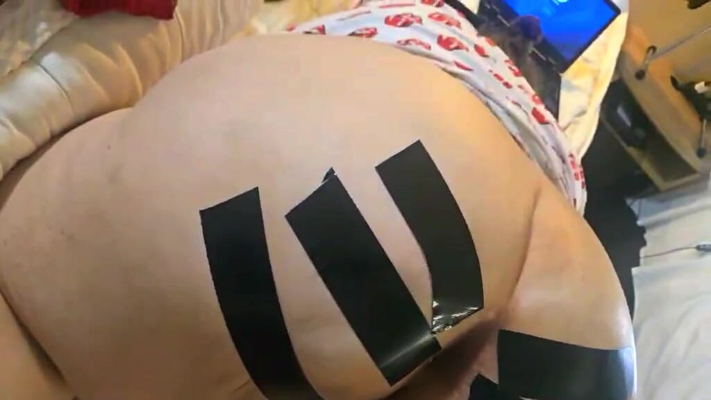 Bbw ass and pussy gape training with tape
