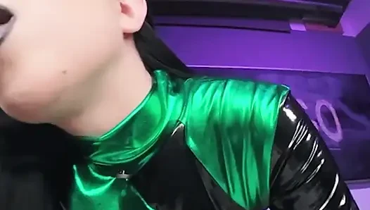 Vrcosplayx - kamu pengen jadi supervillain, kamu perlu belajar hal-hal mesok dari alex coal sebagai shego bagian 2