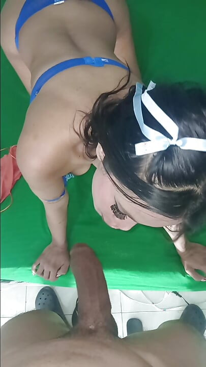CANDY REALLY STRETCHES HER ASS WITH THIS BLACK COCK