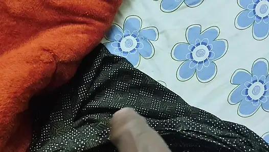 Индианки из Кералы с большой задницей в синем нижнем белье трахнул отчим