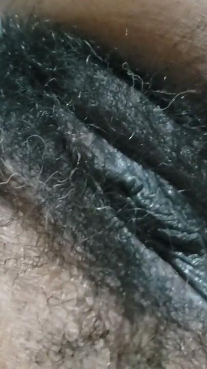 Behold the intense climax of a seasoned babe rubbing her swollen clit to pure bliss | Clip 1