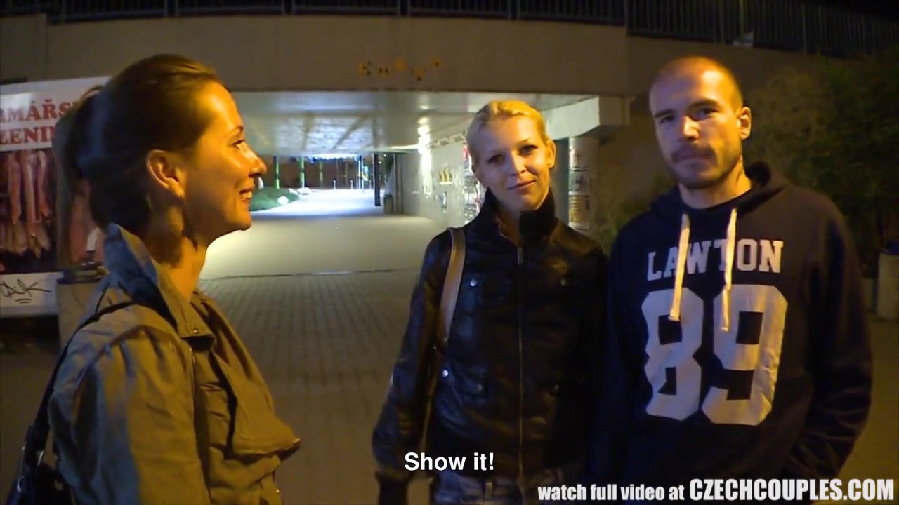 Gf交換のためにお金を稼ぐ美しいチェコ人ペア