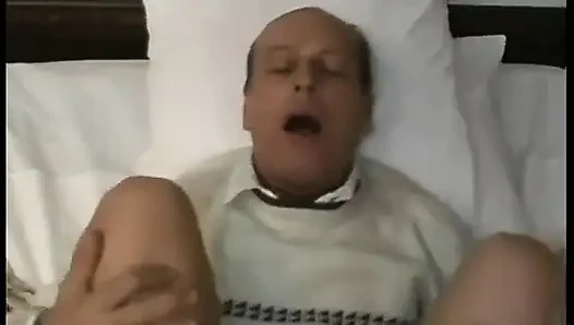 Young Beauty Makes Herself Available to Old Geezer