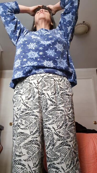terpmother applies cream to her body   pussy and nature ass