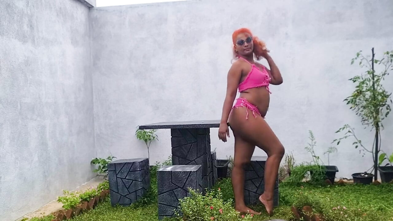Prueba de bikini de mezclilla rosa _ Nilmini Oficial _ Diario de moda del Sri Lanka #nilminisheron #nilminiofficial