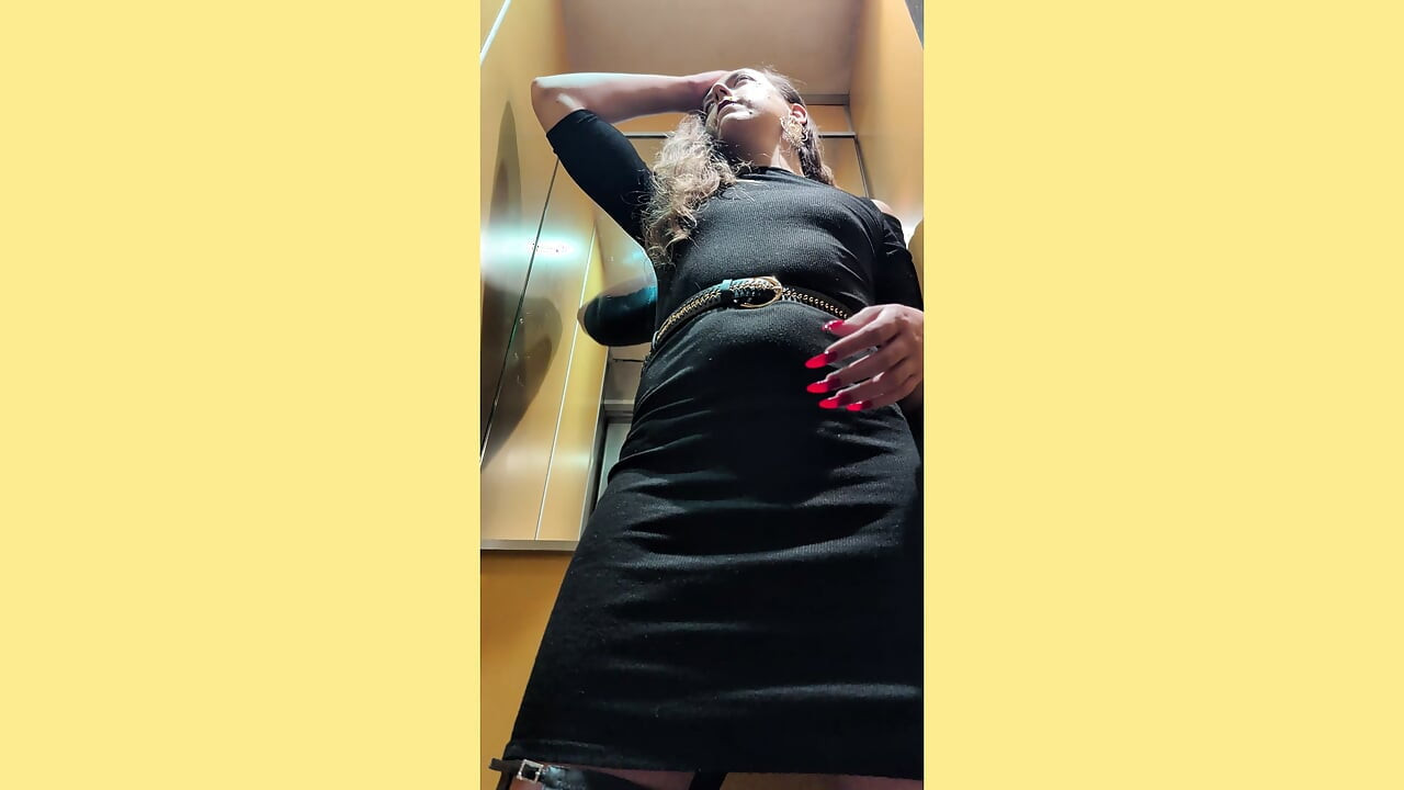 We get stuck in the elevator before going to a kink party - VLOG