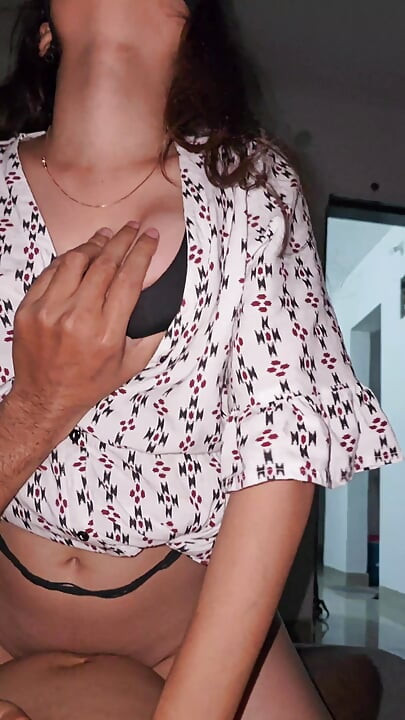 indian school ladki ne apne boyfrien ko ghar bula kar kiya sex jab ghar wale ghar pe nahi the