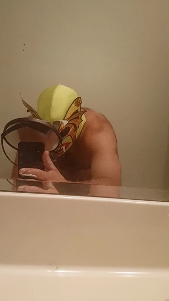 Watch me choke myself and abuse my fat cock