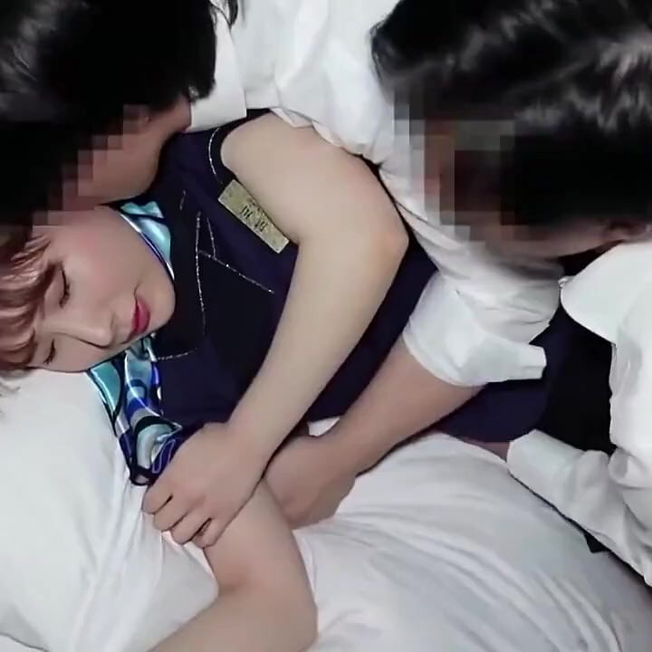 Mesai sonrası otobüs turu partisi, rehberler ve personel kamera arkasını serbest bırakıyor