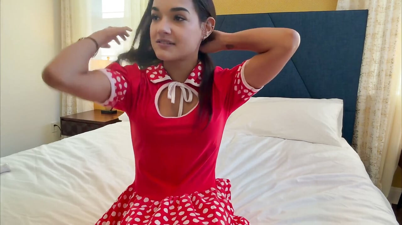 Zara's Sultry '50s Fantasy 4K POV Devouring Desire Awaits!