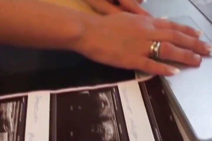 Une Française bouffeuse de sperme se fait baiser par son amant