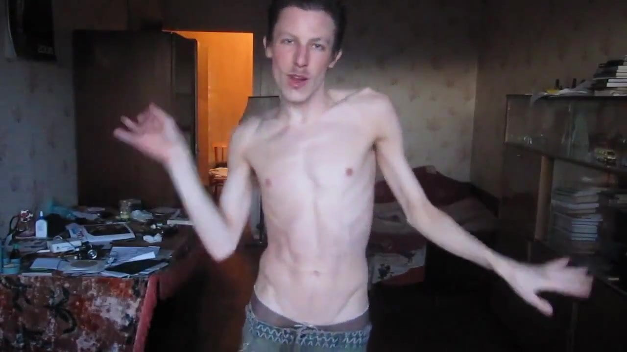 Twink je uvijek gladan sirovog kurca