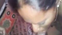 Tamilische Tante lutscht den Schwanz des Freundes ihres Mannes