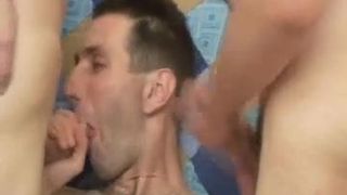 Sexy homo&#39;s hete anale neukpartij zonder condoom