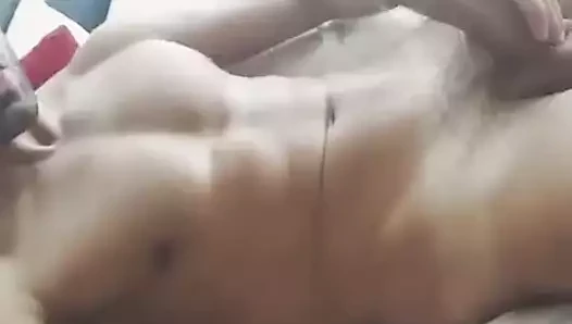 Cum dolu bir ağız var