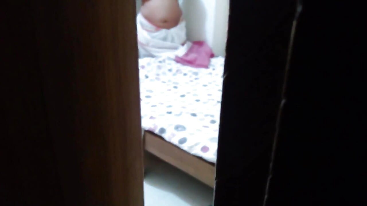 Eu rasguei a madrasta Saree e fodi selvagem