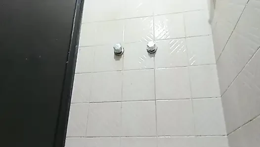 Моя сводная сестра в душе