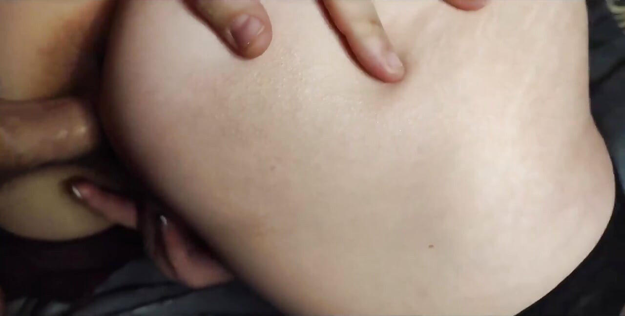 Sexy Lady in Stockings Didn't Expect Her Wet Pussy to Be Filled with Cum
