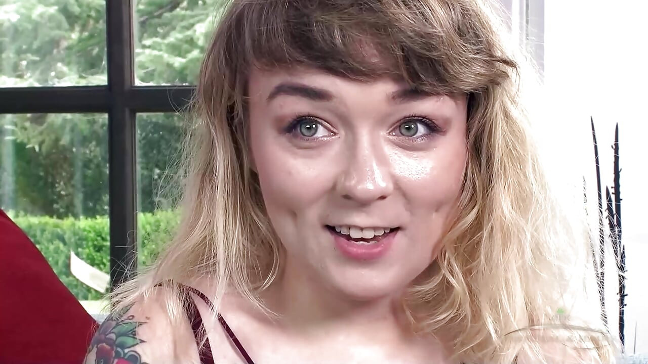 Felicia Fisher Toys Big Hairy Bush! Spreading Wet Hairy Pussy with Vibrator in Panties & Bra