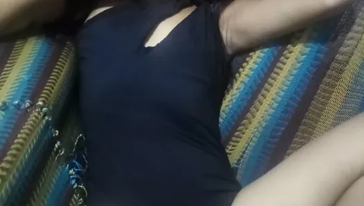 Venezuelan rubs her vagina and puts her fingers in a hammock