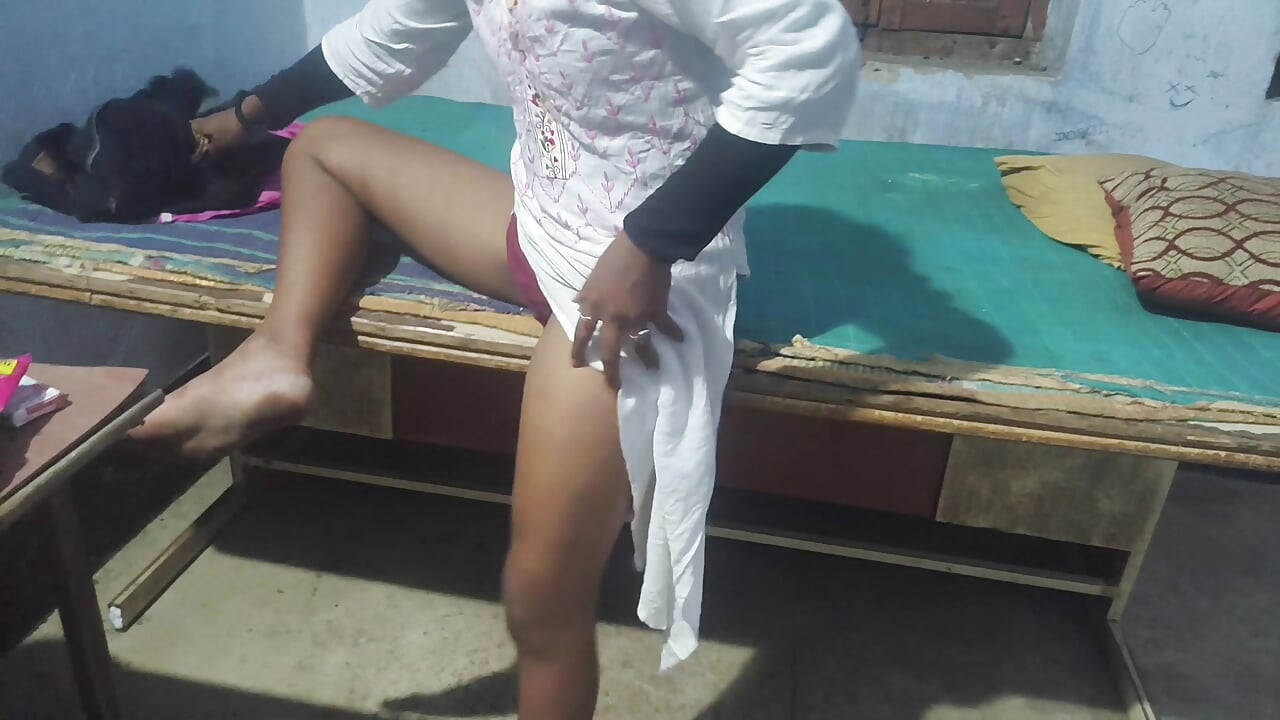 Desi 18 year old Village teen girls first time sex video