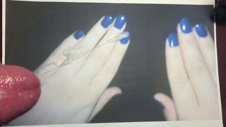 cumtribute nails blue