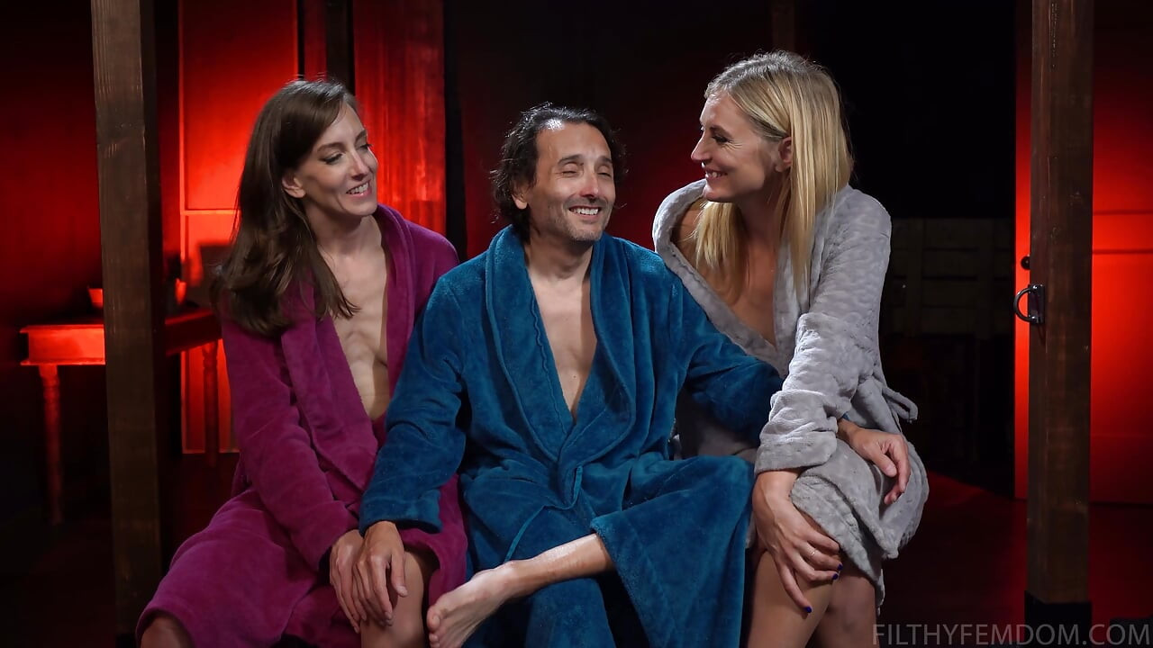 Cuộc phỏng vấn trước và sau buổi chụp tập thể có Mona Wales, Mickey Mod, Kino Payne, Elise Graves