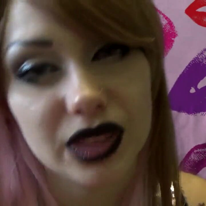 Cum while you are french kissing with me