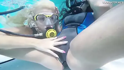 Hot underwater lesbians Vodichkina and Farkas