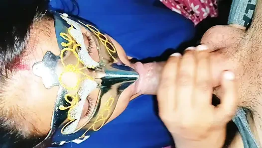 Индийская деревенская бхабхи сосет большой хуй ради камшота в рот, лучший оральный секс, трах лица, глубокая глотка, видео