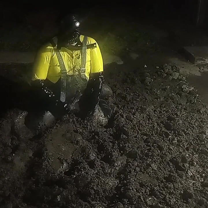 Latex-vis Worker Drone Mud Fuck