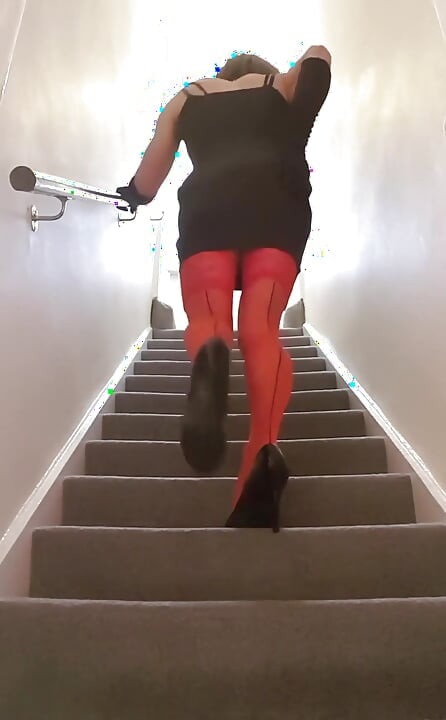 Ты хочешь следить за мной?