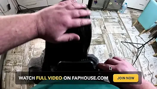 Милфа сушка волос и расчесывание, банный халат, минет со спермой в моих волосах