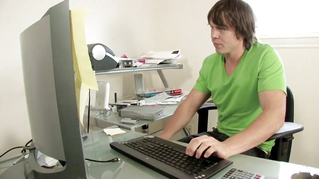 Young Jewels West a whore with golden hair gets her pussy