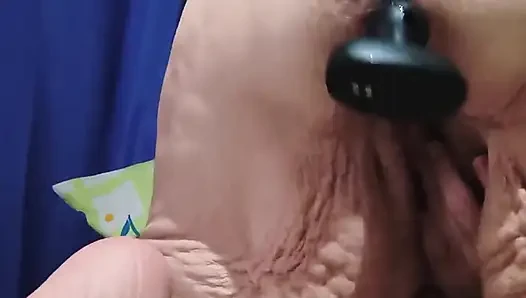 Ngentot anal habis-habisan sampai crot di dalam memek navalnya
